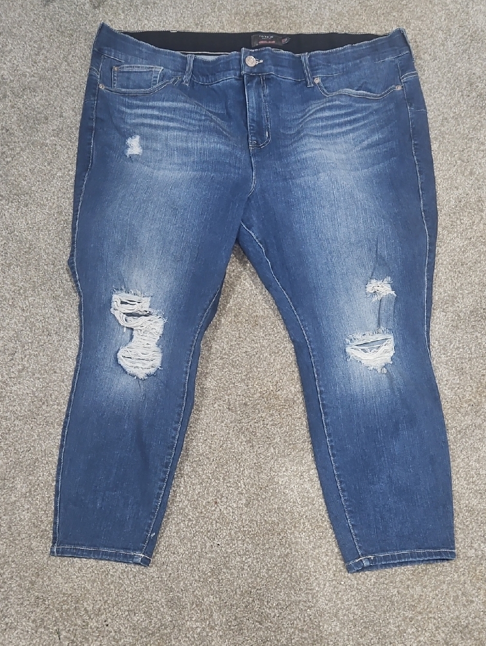 torrid Distressed Cropped Plus-Size Jeans in Dark Blue Wash
